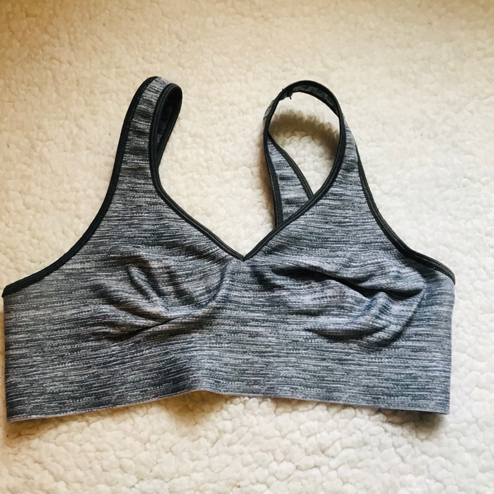 seamless sports bra
